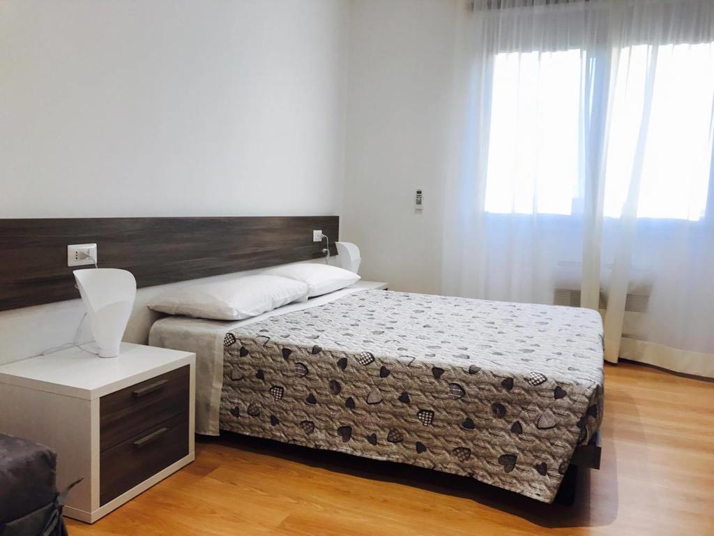 Four Rooms Guesthouse Oristano Exterior photo
